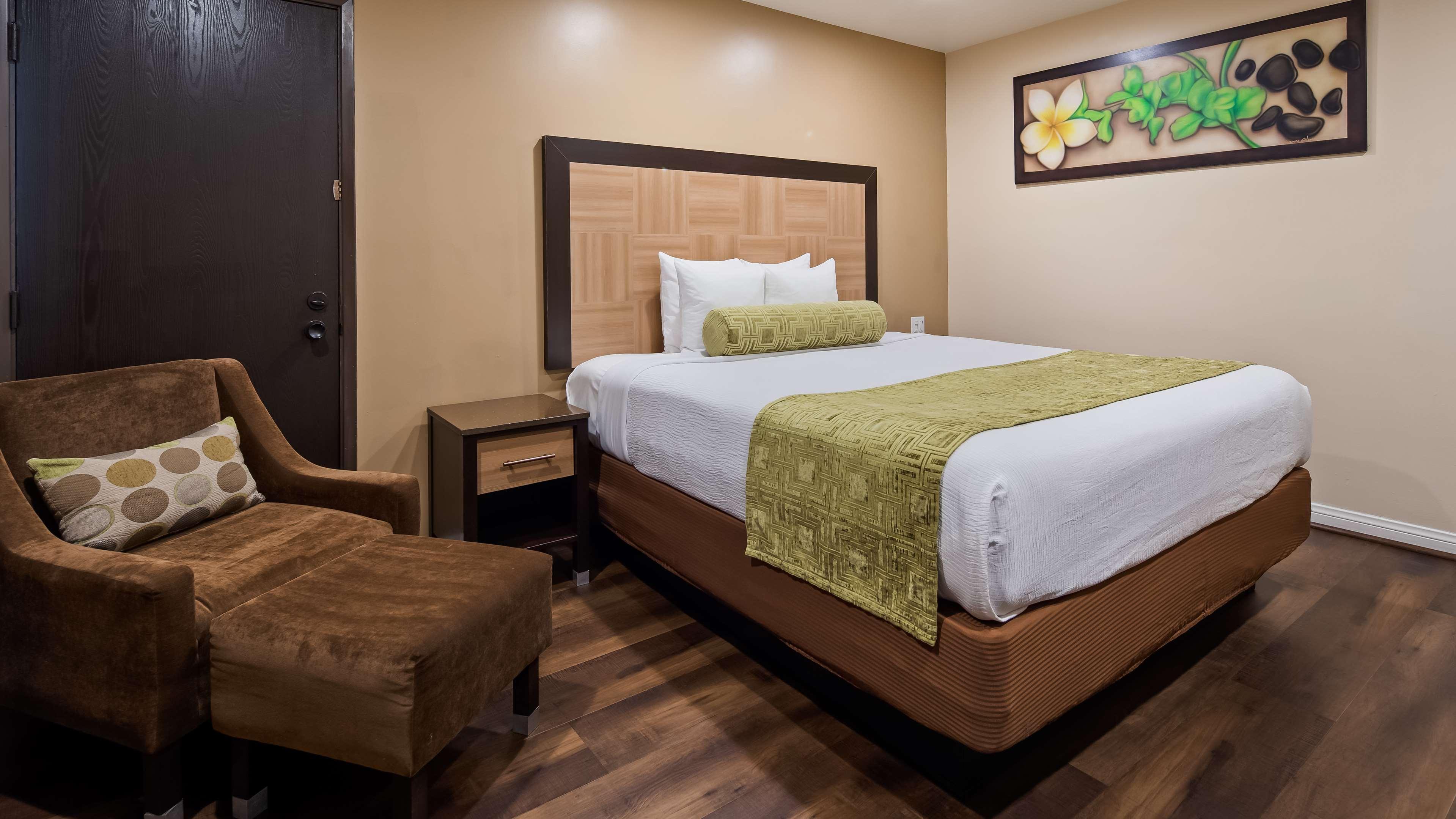 Best Western Plus Glendale Exterior photo
