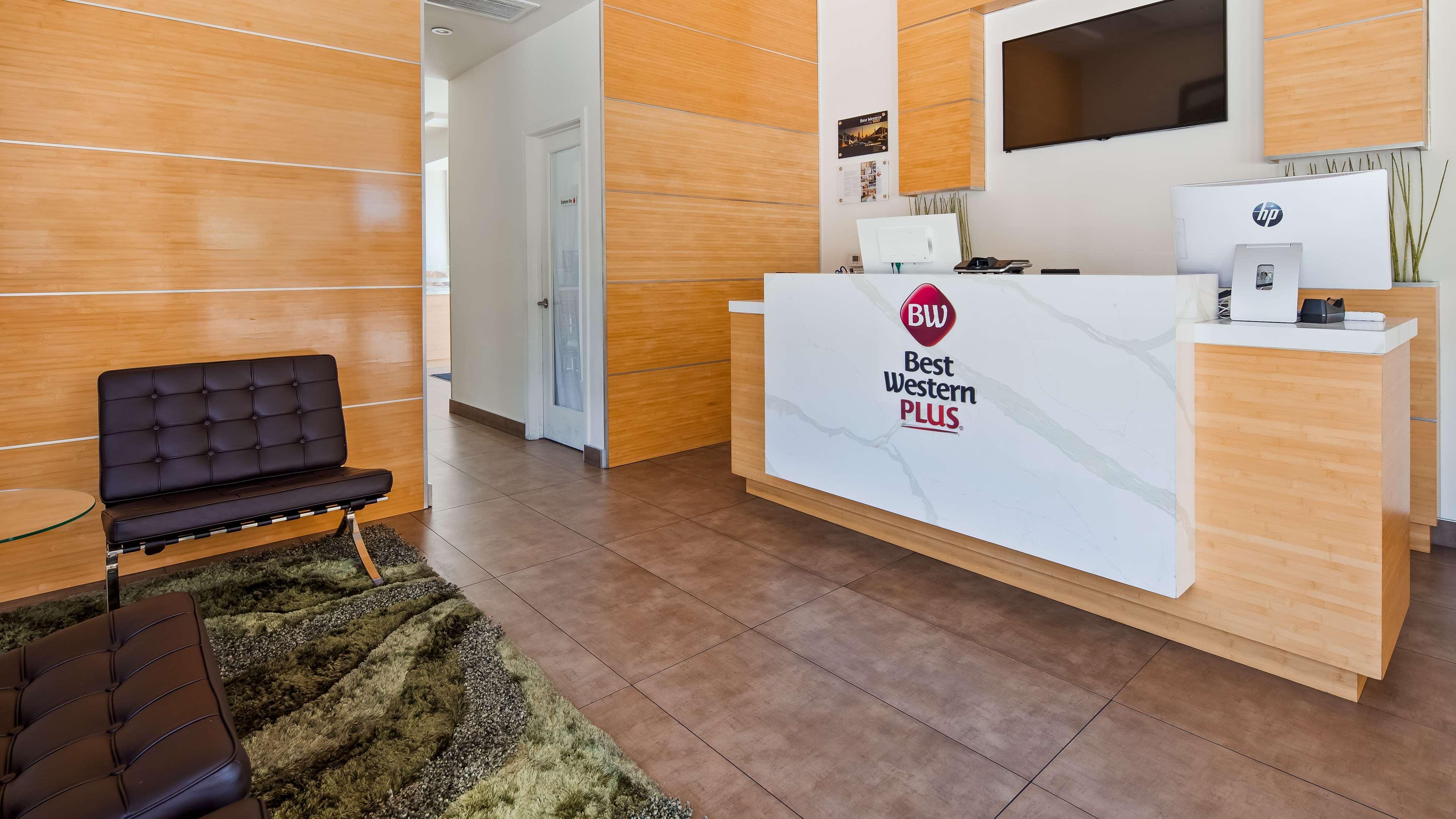 Best Western Plus Glendale Exterior photo