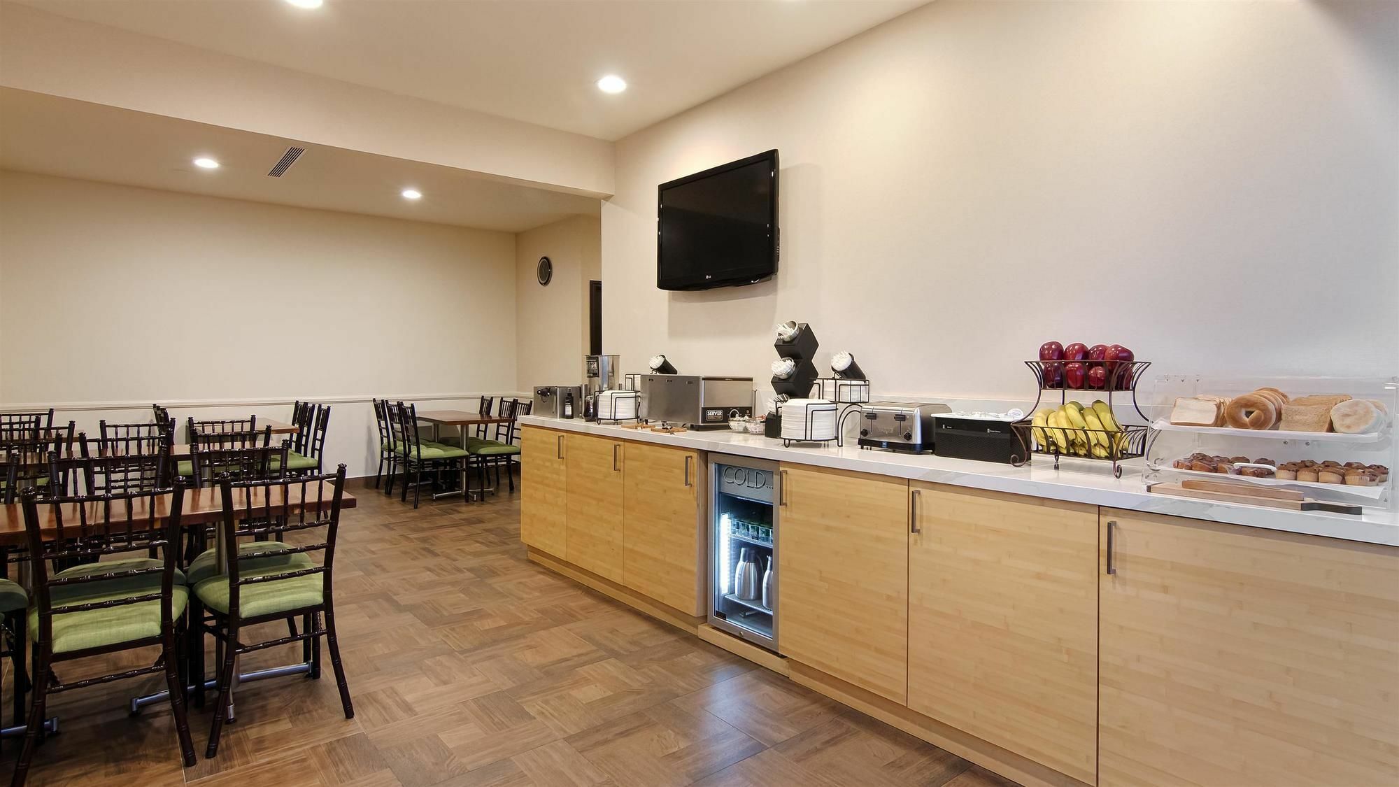 Best Western Plus Glendale Exterior photo